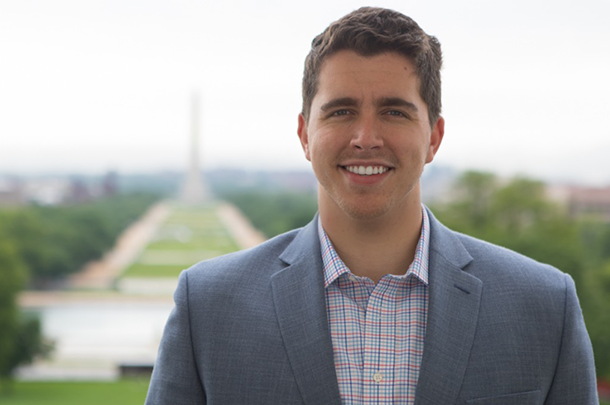 Delong in front of Washington Monument