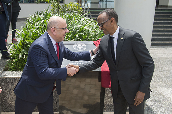 Rwanda President Kigame and CMU President Farnam Jahanian