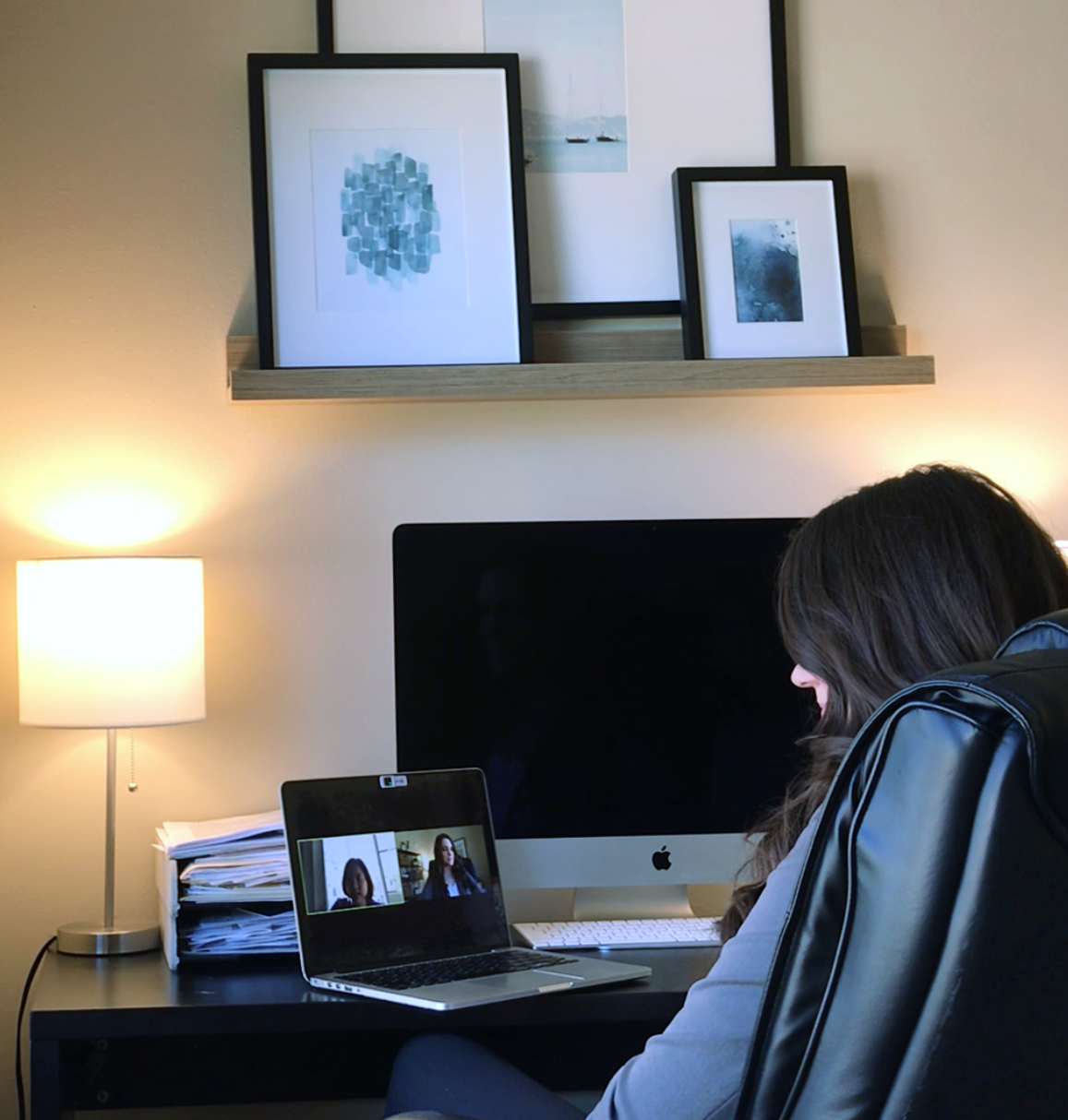 Lauren Schachar, assistant dean of student affairs for Carnegie Mellon University Silicon Valley, meets with student, Xinyong Lyu, remotely. 