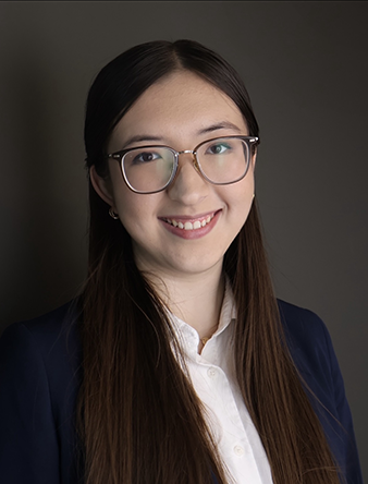 Claire Bielski headshot